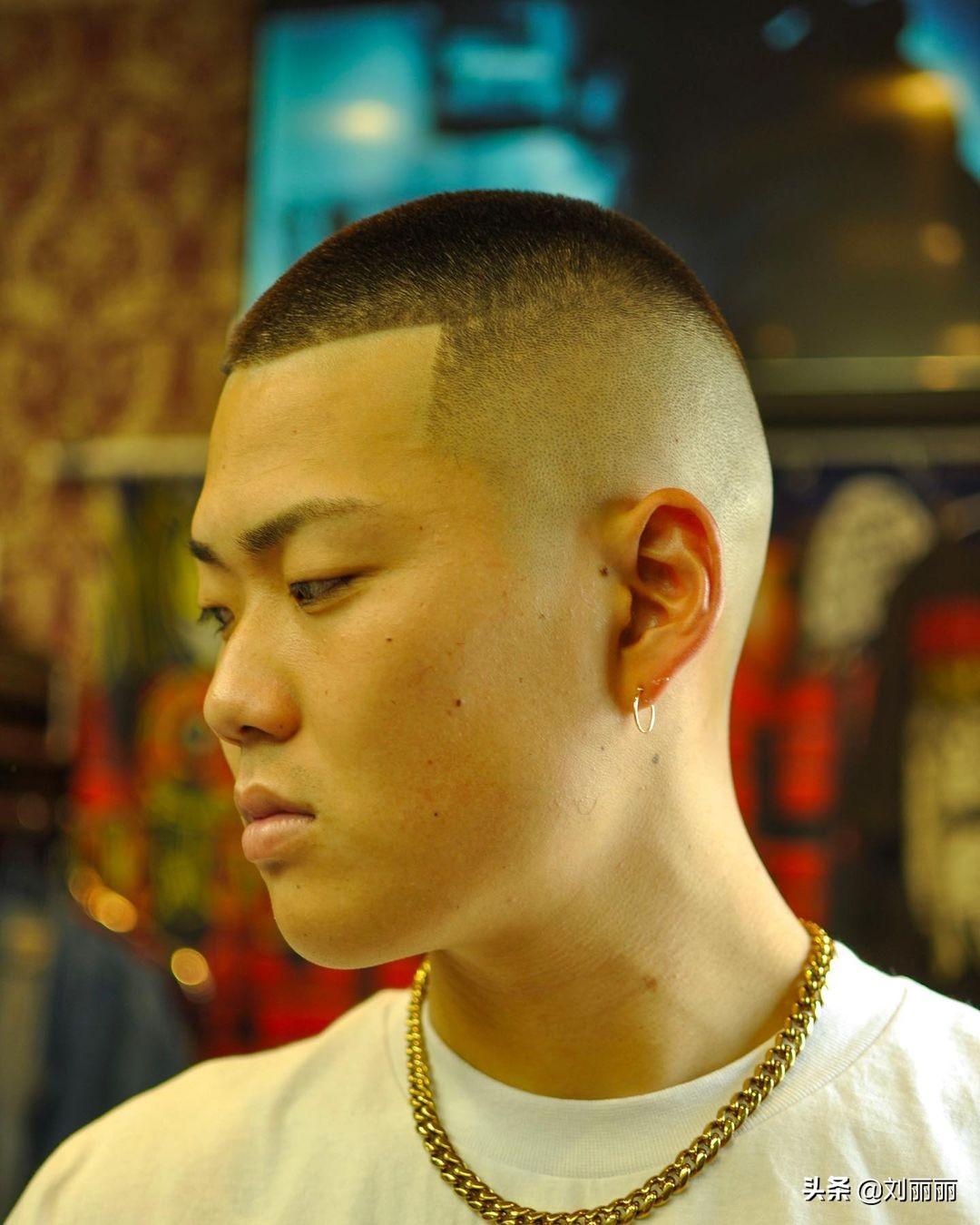 飞机头怎么弄出层次感(男士发型别乱剪,最帅还是这3种,简单立体真有型