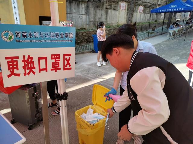 河南水利与环境职业学院，2021级河南水利与环境职业学院新生开学时间和入学指南及入学军训考试（河南水利与环境职业学院7000余名小萌新来啦）