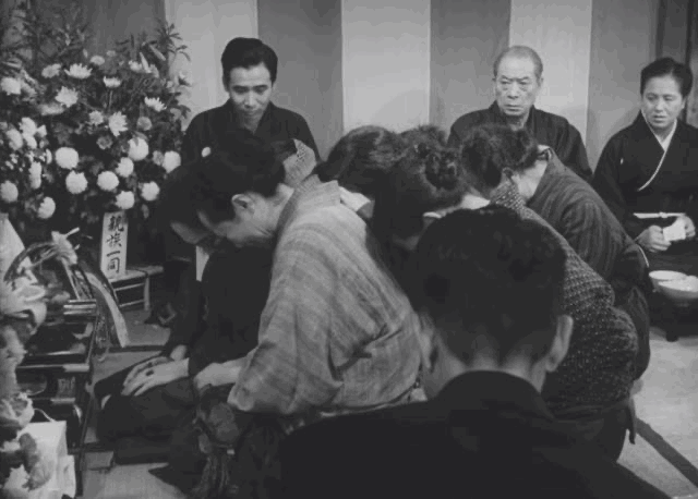 韩国电影活着结局，韩国活着电影的结局是什么（胃癌死前还要继续打工）