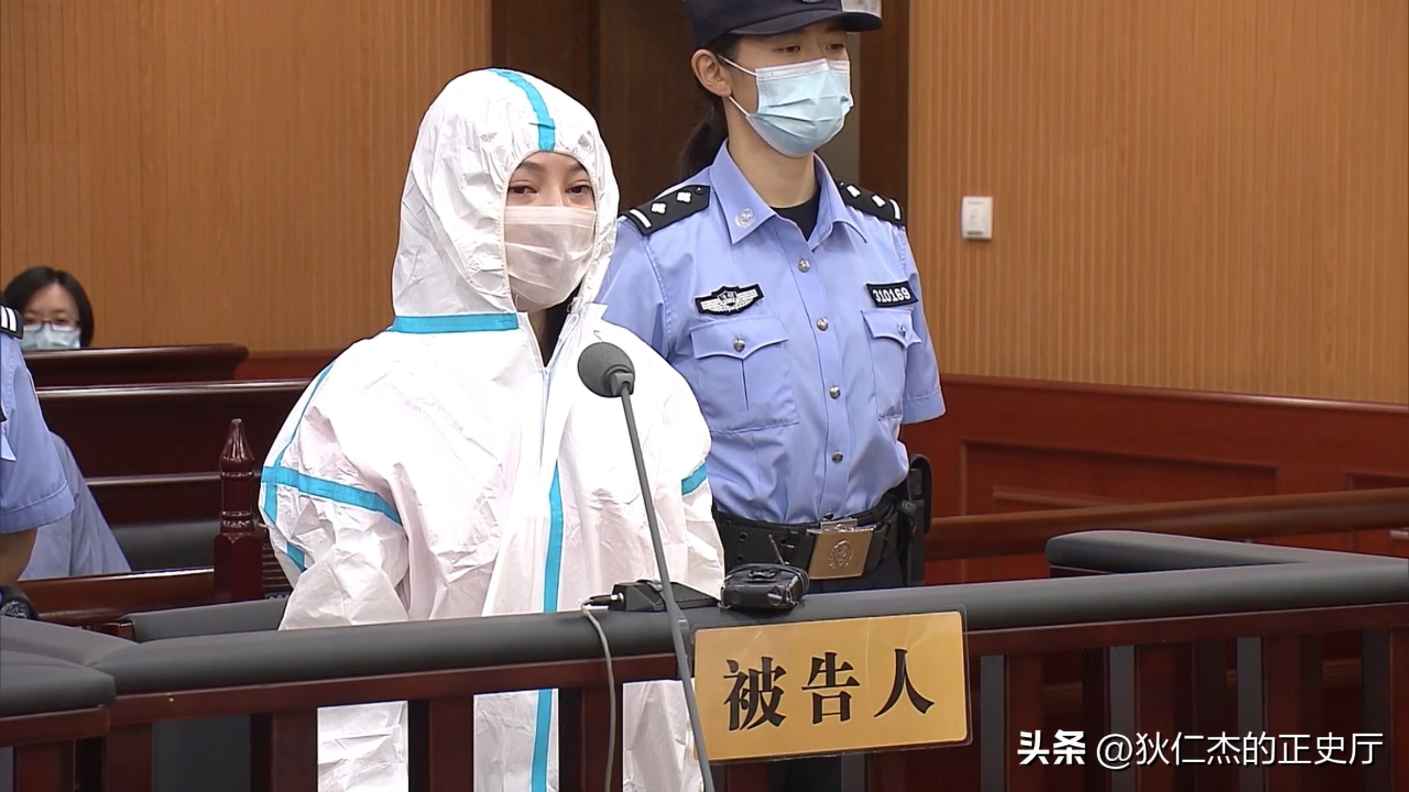郭美美出狱！32岁模样大变，回湖南老家生活，用7988元最新款手机