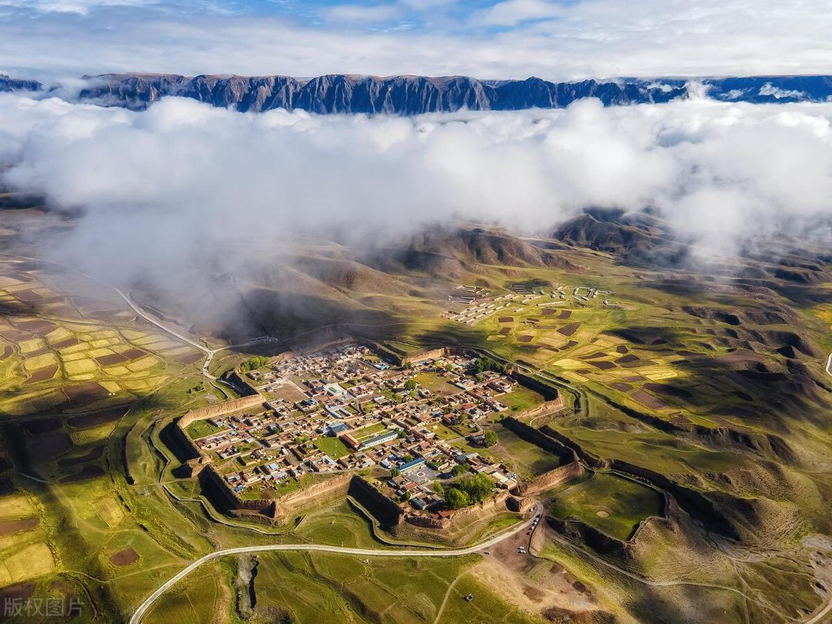 甘南之美:走进九色甘南,探索不可错过的10大旅游目的地