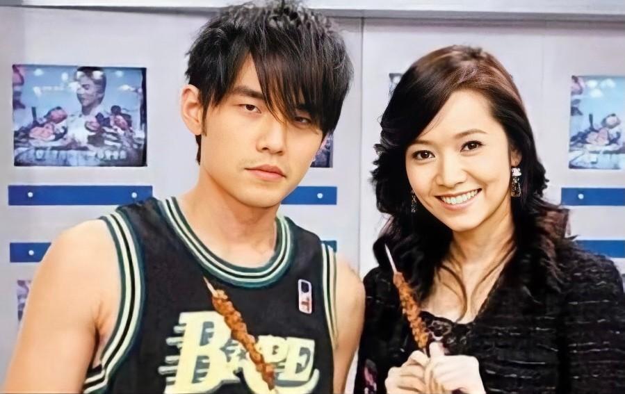 朱晨丽 朱晨丽是周杰伦的初恋女友,两人在高中时期相识,感情一度很好.