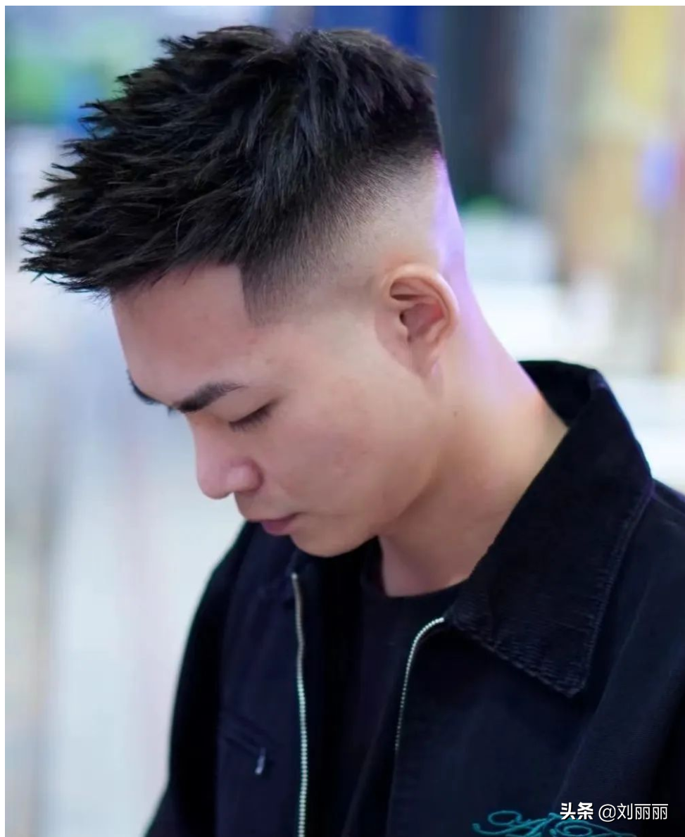 飞机头怎么弄出层次感(男士发型别乱剪,最帅还是这3种,简单立体真有型