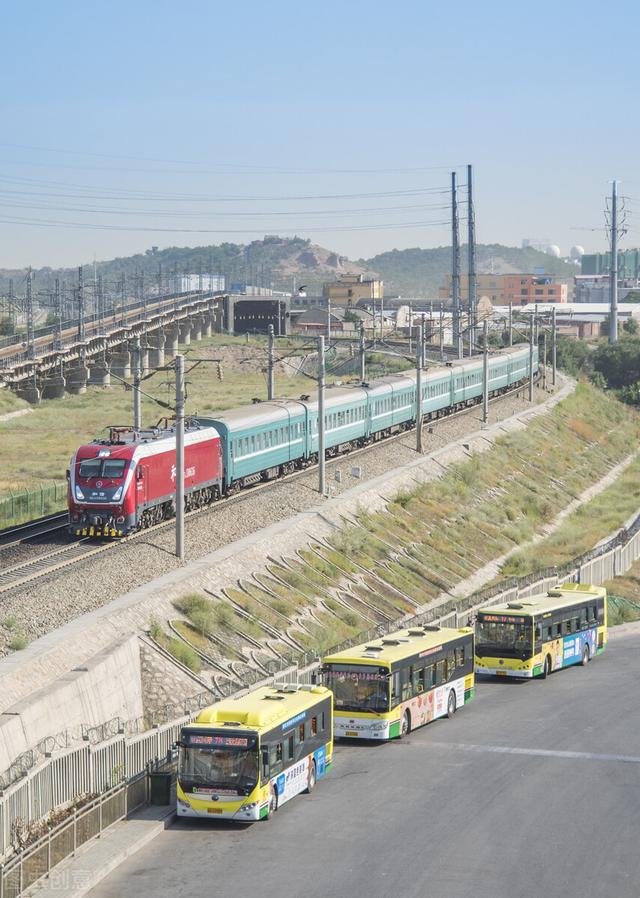 全国运行距离最长的列车，运行距离最长的高铁（其中一条运行路线全长4980公里）