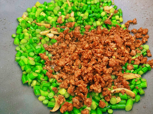 炒蒜苔的家常做法，蒜苔凉拌怎么做好吃（教你最好吃的3种做法）