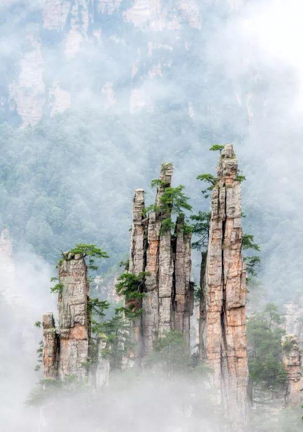 湘西终于开通高铁了，“湘西最美高铁”即将通车