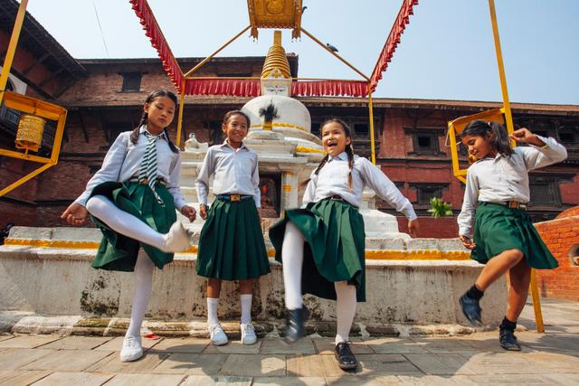 尼泊尔是哪个国家，尼泊尔是哪个国家的殖民地（尼泊尔，穷啥不能穷学生！）