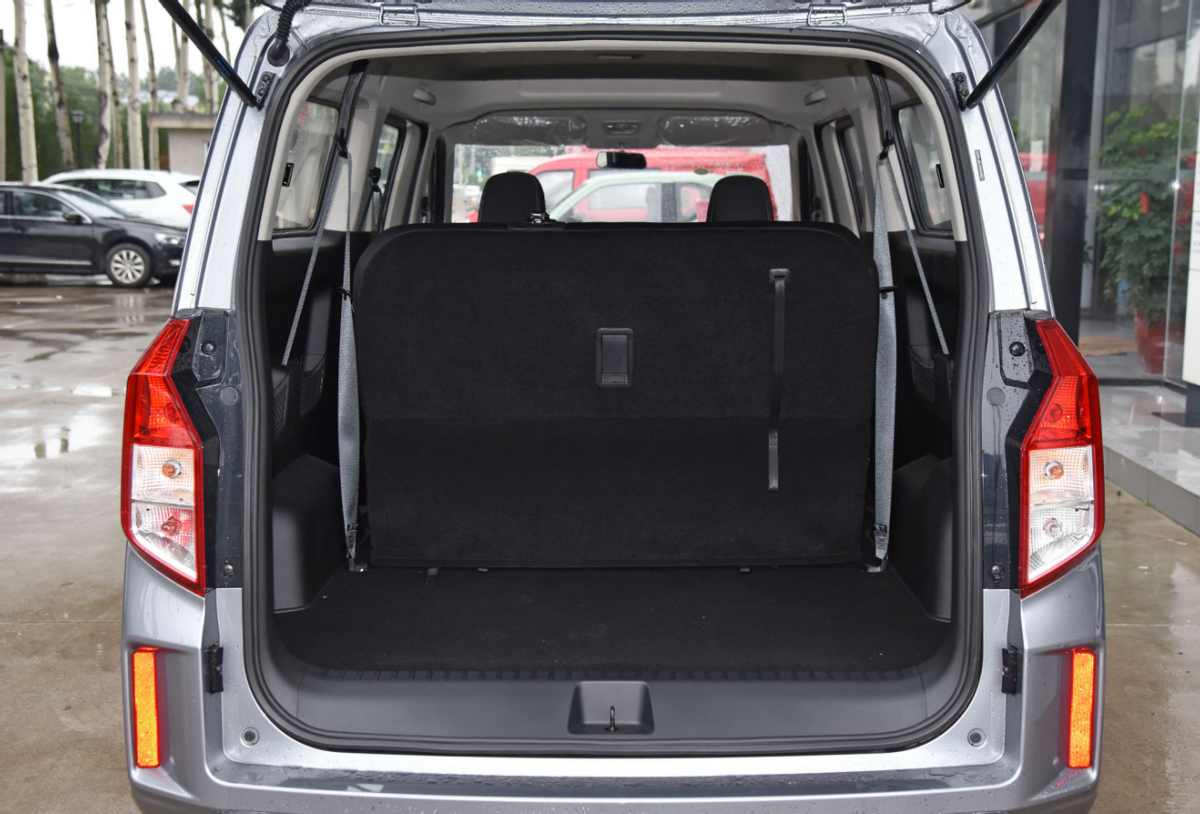 五菱征程2021新款价格七座商务车(车长超5.1m,搭载1.5t)