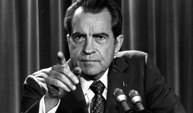 美国尼克松简介，1972年尼克松访华