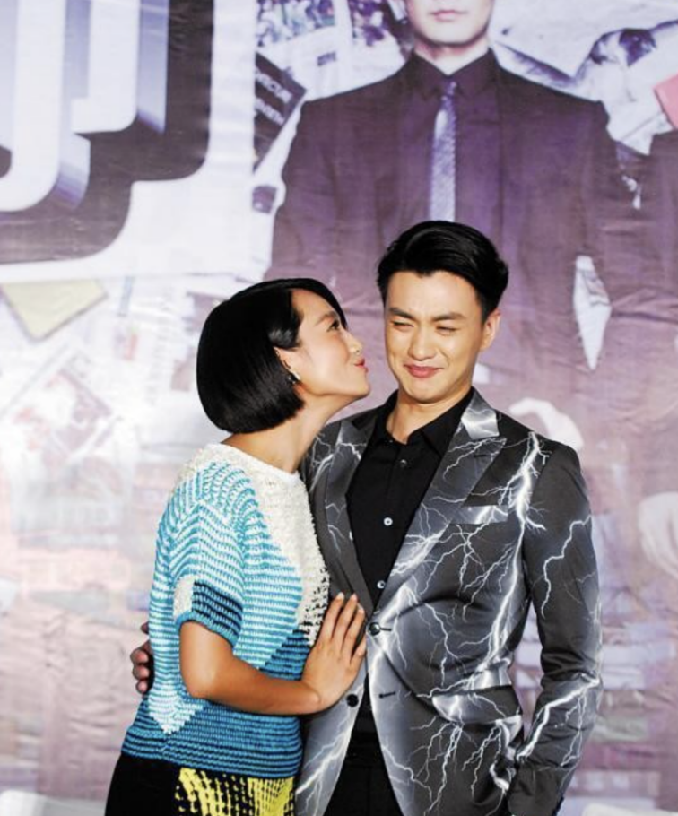 朱丹老公叫啥(朱丹嫁给周一围:婚后有爱也有泪,4年生2娃,在卑微中幸福