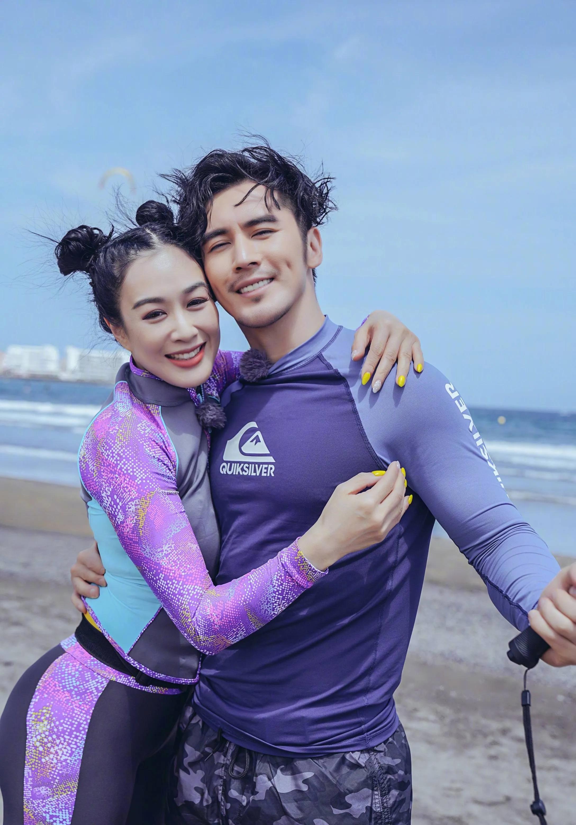 钟丽缇有钱还是张伦硕有钱(歌手张伦硕,钟丽缇是他的挚爱,把三个继女