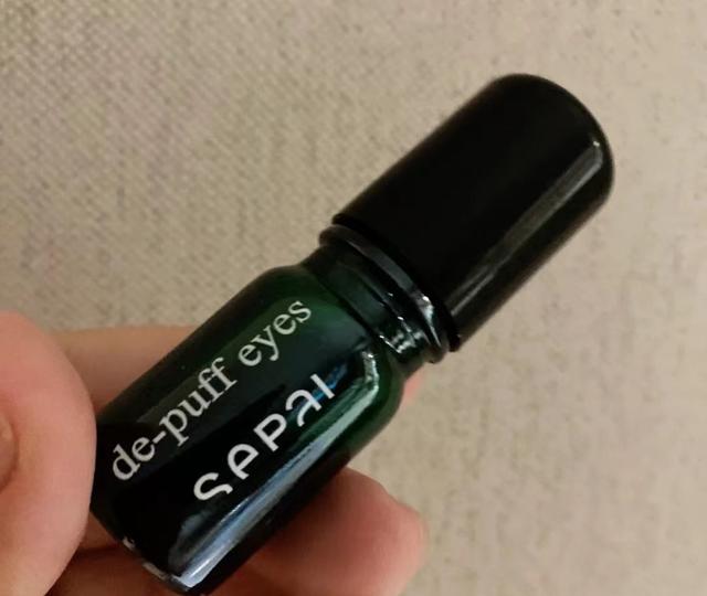 眼部精华哪个牌子效果好，眼部精华十大排行榜（公认好用的5款高能“眼部精华”）