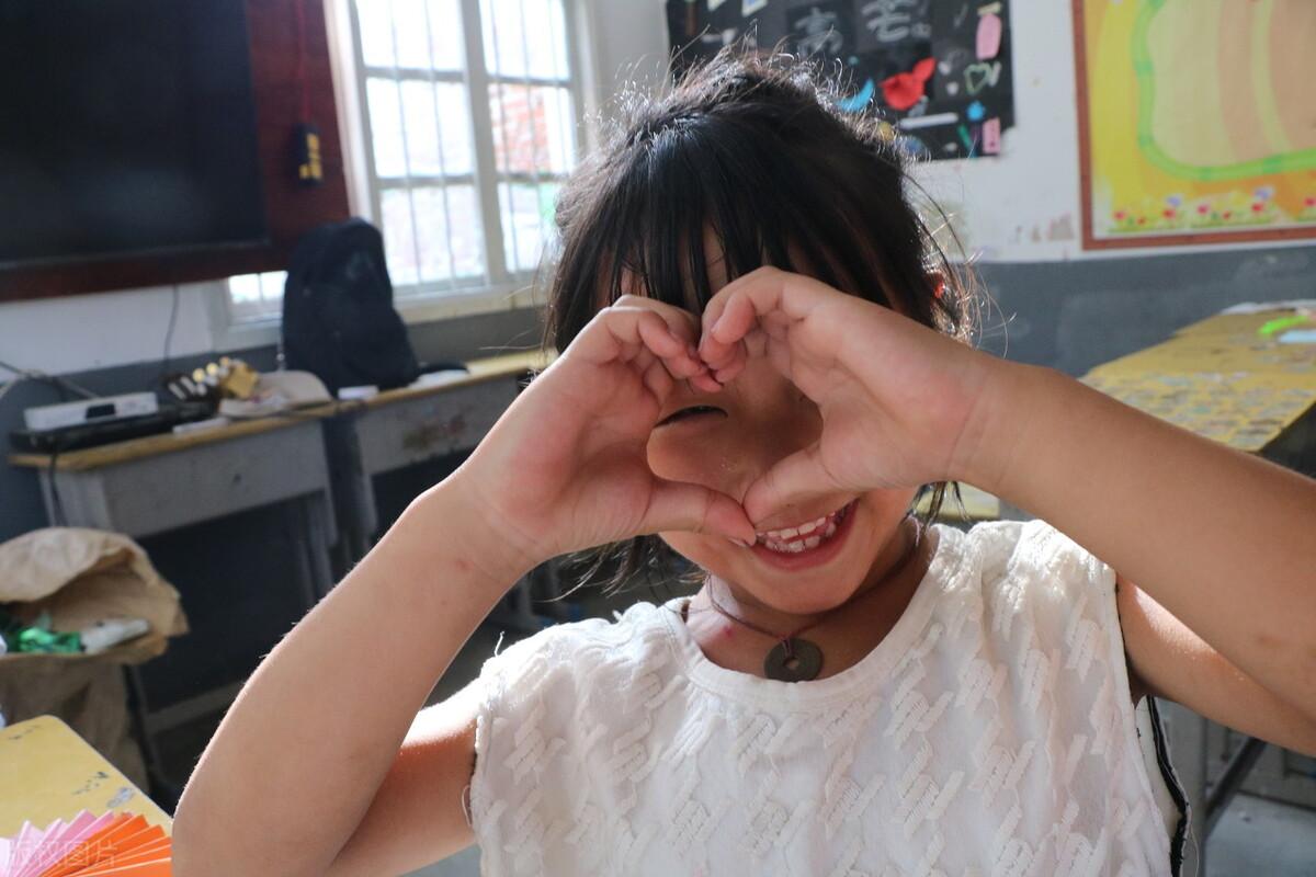 会计年度考核个人总结（教师个人年度考核工作总结德能勤绩）