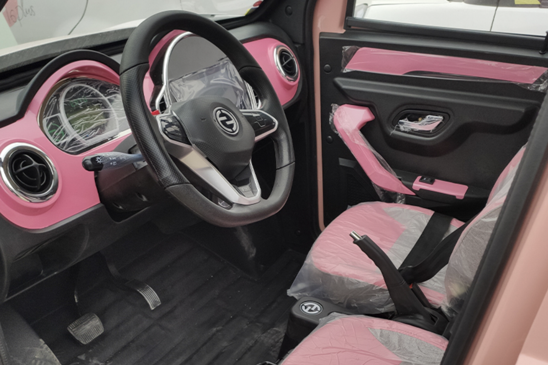 1一2万电动汽车(盘点3款精品低速四轮电动车)