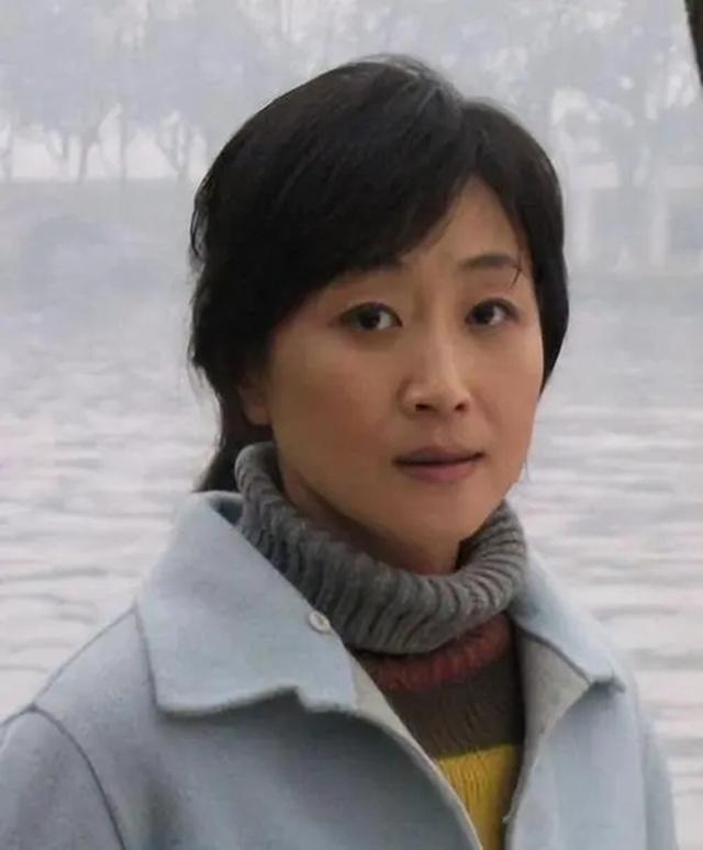 巫刚现任妻子陈瑾，巫刚个人资料（与哥哥一起坚持单身）