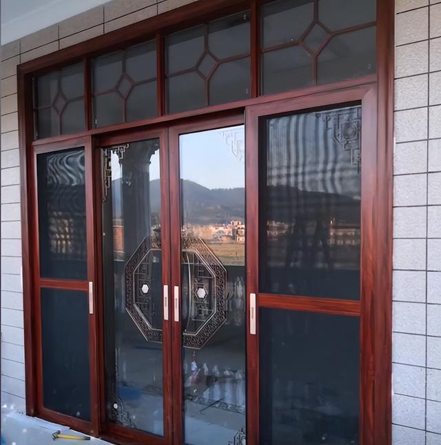 孙东海对殷桃为什么不像李小冉，孙东海（“坎坷情史”殷桃：前夫入狱）