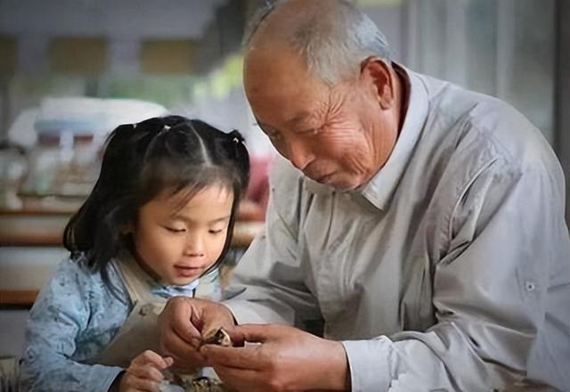 爷爷与孙子的关系叫什么关系，爷爷和孙子的关系应该叫什么关系呢（听下老人怎么说）