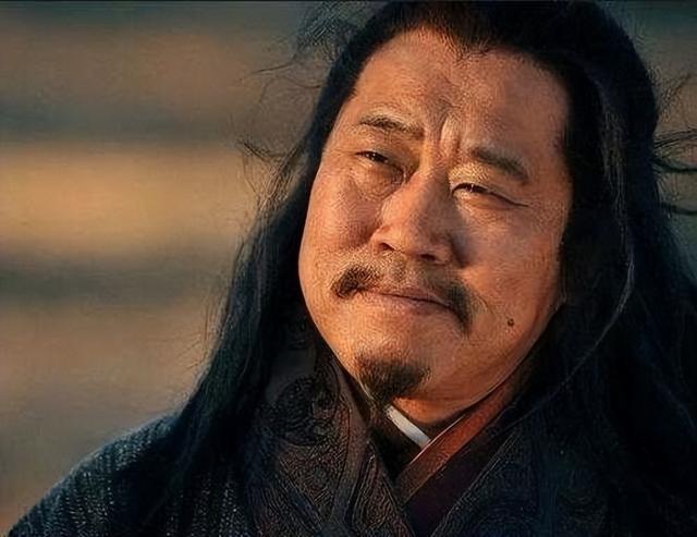 卧龙凤雏指的是谁，卧龙凤雏什么意思（为什么能有凤雏之名）