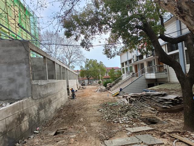 黄冈师范学院是一本还是二本，黄冈师范学院是几本大学（永远的黄冈师专，永远的青春）