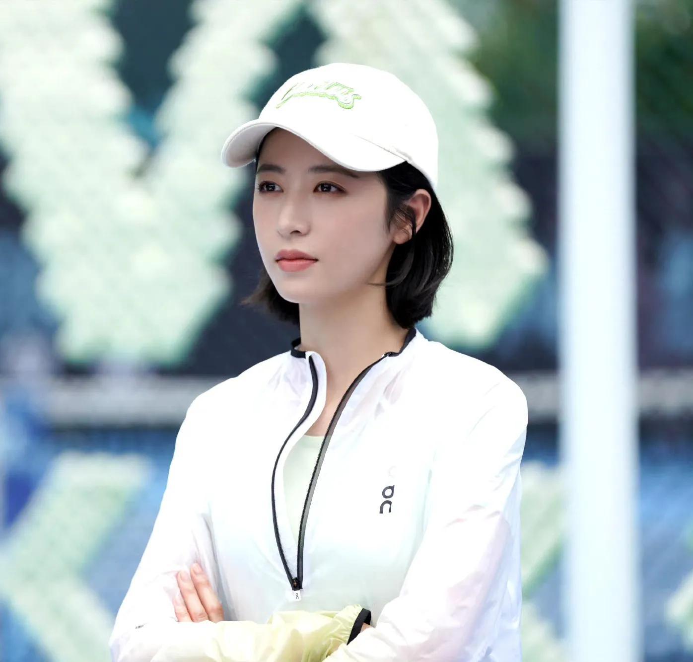 美女演员周雨彤2013年1月,凭借出演儿童魔幻电影《巴啦啦小魔仙大电影