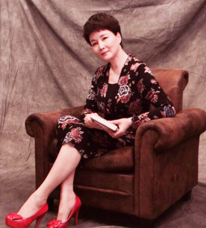 朱茵简历个人简介身高(著名演员朱茵:婚姻失败,对女儿有愧疚,一生最