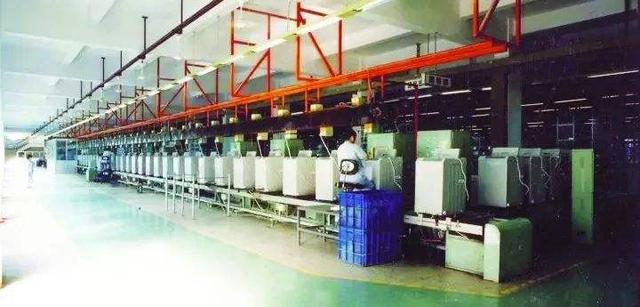 小天鹅和美的是一家吗，小天鹅和美的是一家吗（从无锡小天鹅到佛山制造）