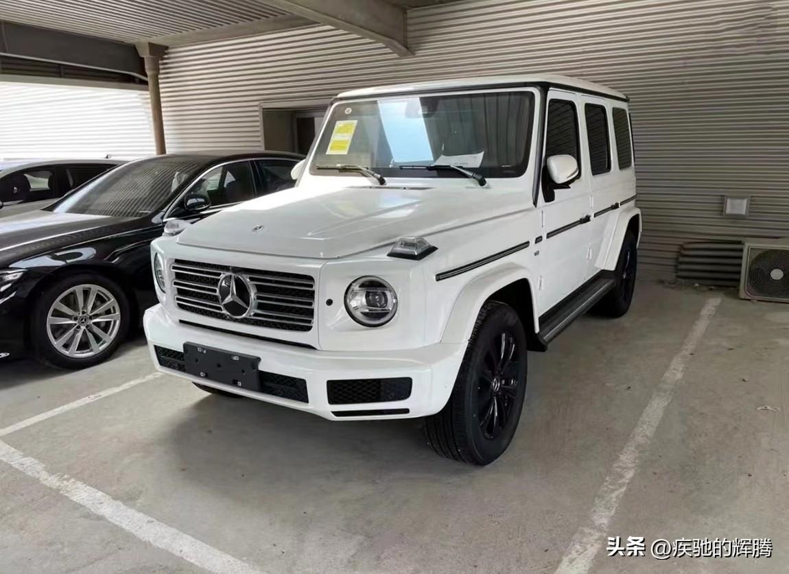 奔驰越野车报价及图片2022款(详解新款奔驰越野g500配置及售价)