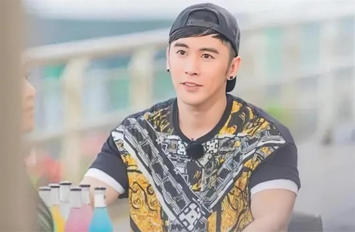 钟丽缇和张伦硕在一起多久了(张伦硕:娶大12岁的钟丽缇,做3个女儿的