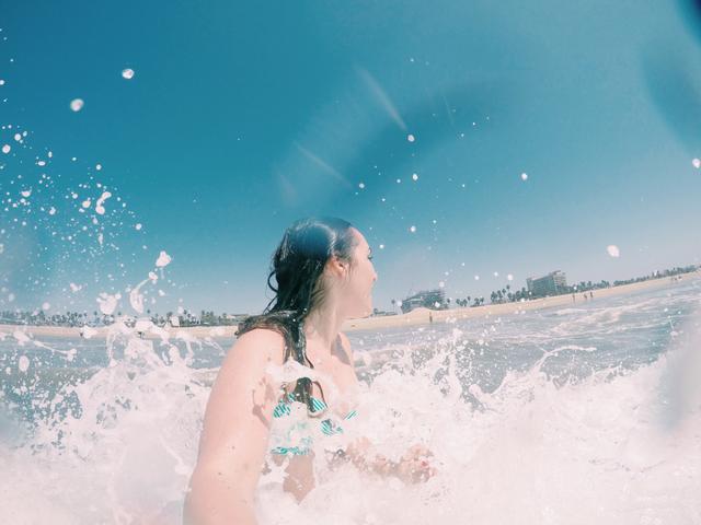 一个梦里出现两个去世的人，怎么区分托梦和做梦（已经“故去”的亲人经常出现在梦里）