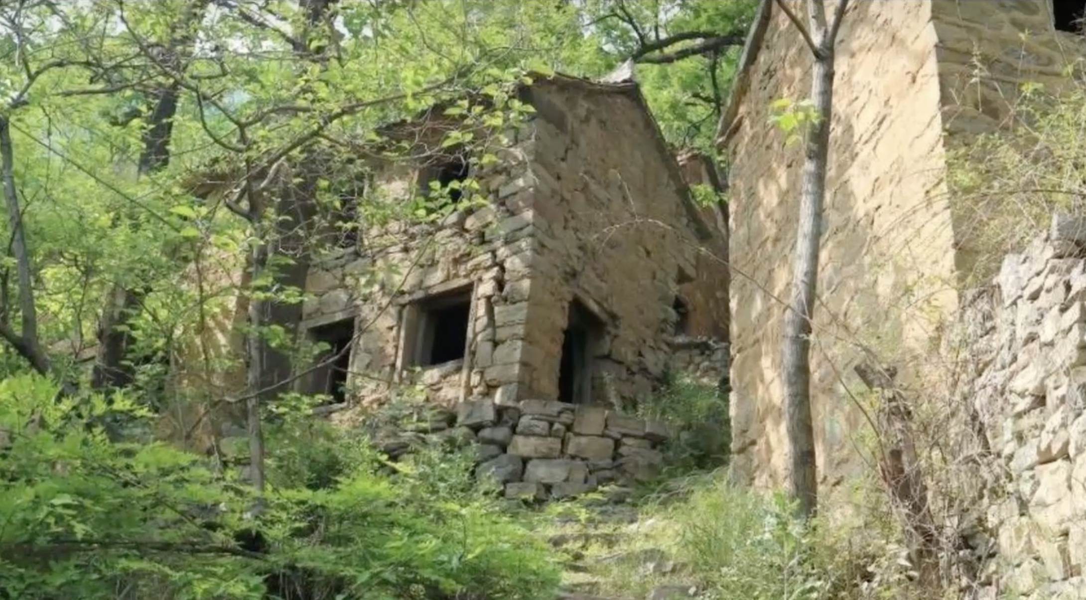 太行山"中国第一鬼村"封门村惊现,荒废20年的村庄令人震撼!