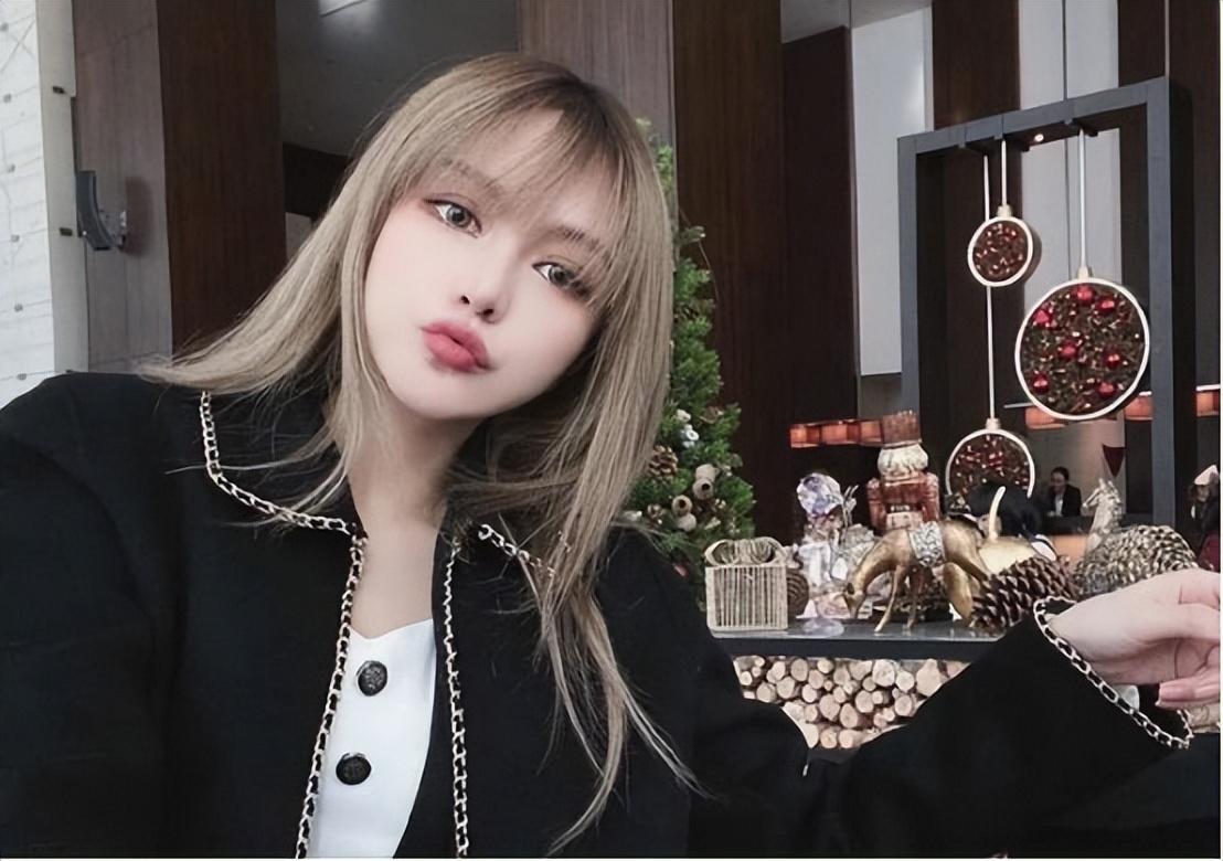 周扬青以前长什么样子(周扬青整容前照片曝光,夸她"大美人"的网友们