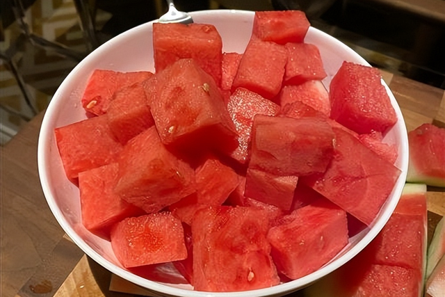 西瓜的糖属于什么糖，什么是西瓜糖（为什么西瓜这么甜没人选择它去制糖）