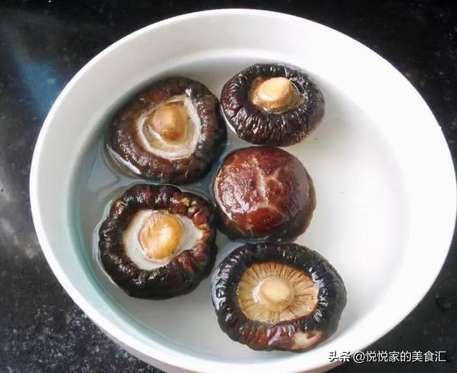 牛蹄筋泡发技巧，过年吃的干货价格都很贵