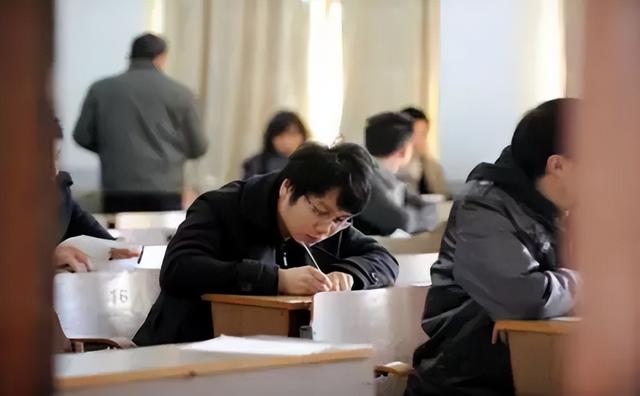 深圳市公务员待遇，深圳公务员年收入多少（不同省市公务员待遇排名出炉）