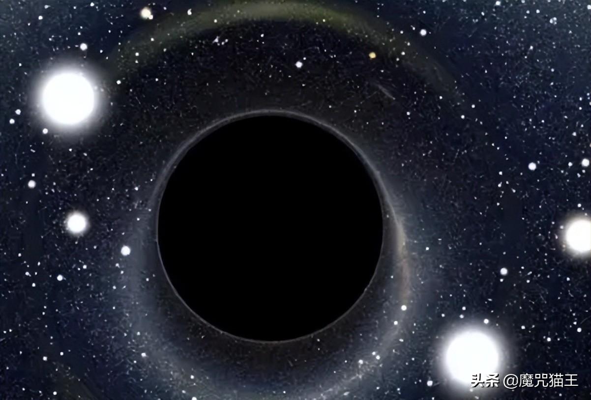 二名宇航员被吸入黑洞是真的吗？揭秘被吸入黑洞真相
