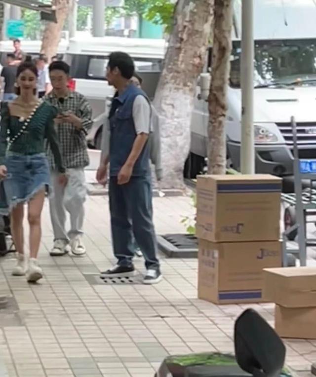 袁弘张歆艺婚礼，袁弘张歆艺人生若只如初见（张歆艺与袁弘坐路边吃饭）