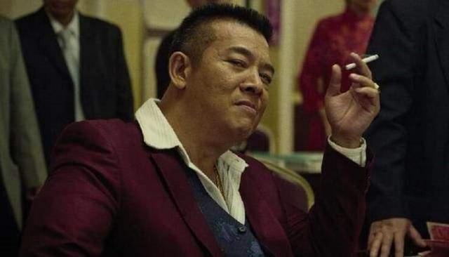 8位拍过“风月片”的男港星，威猛霸气的背后，个个悔不当初