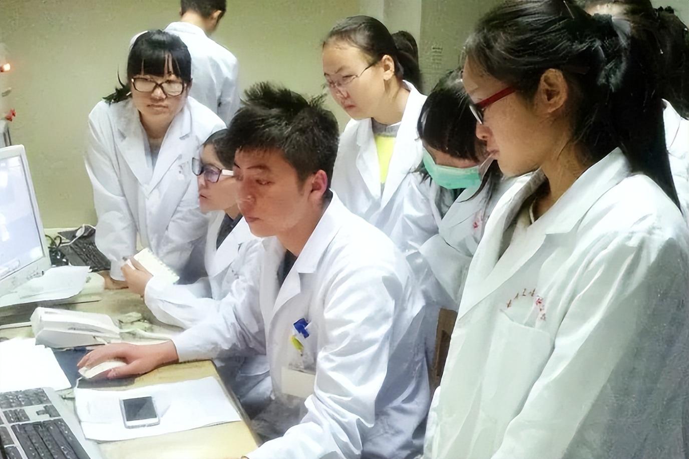 中西医临床专业怎么样好就业吗(临床医学不吃香了?