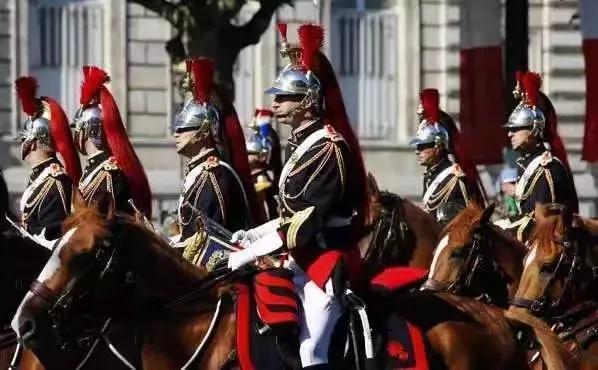 国庆节的习俗，国庆节的风俗有哪些 传统（了解世界各国的国庆节习俗）