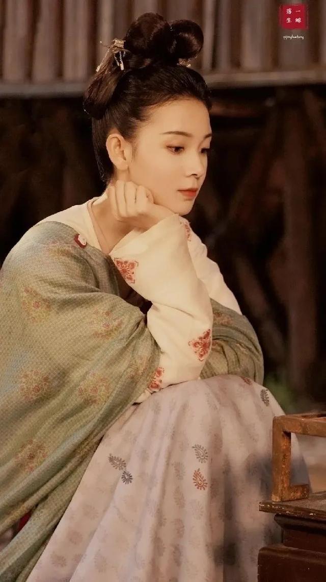 有气质女人晚安说说，有气质女人晚安说说图片大全（精选美女明星手机壁纸合集）