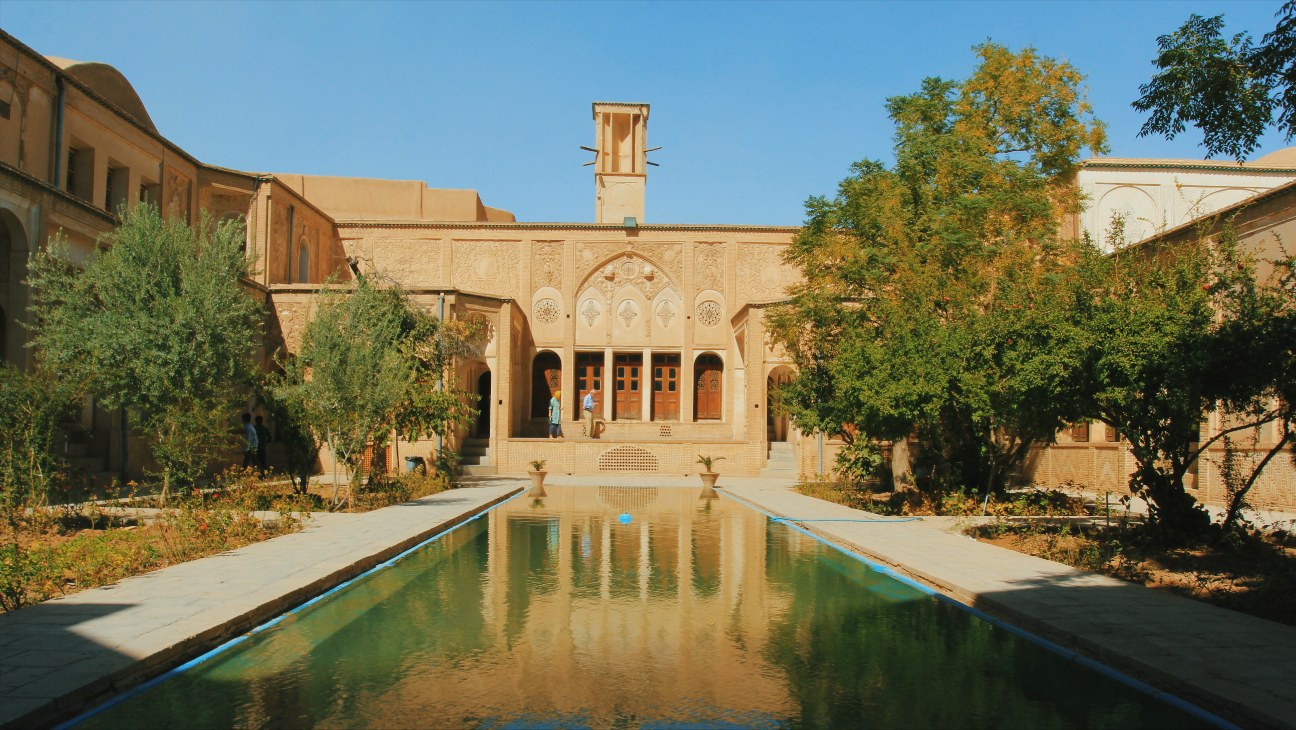 中东最富裕的七个国家排名(中东地区,最有实力的5个国家,谁才是第一