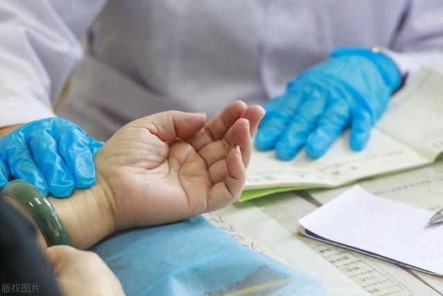 月经不停怎么办，子宫内膜息肉导致月经不停怎么办（化解异常出血）