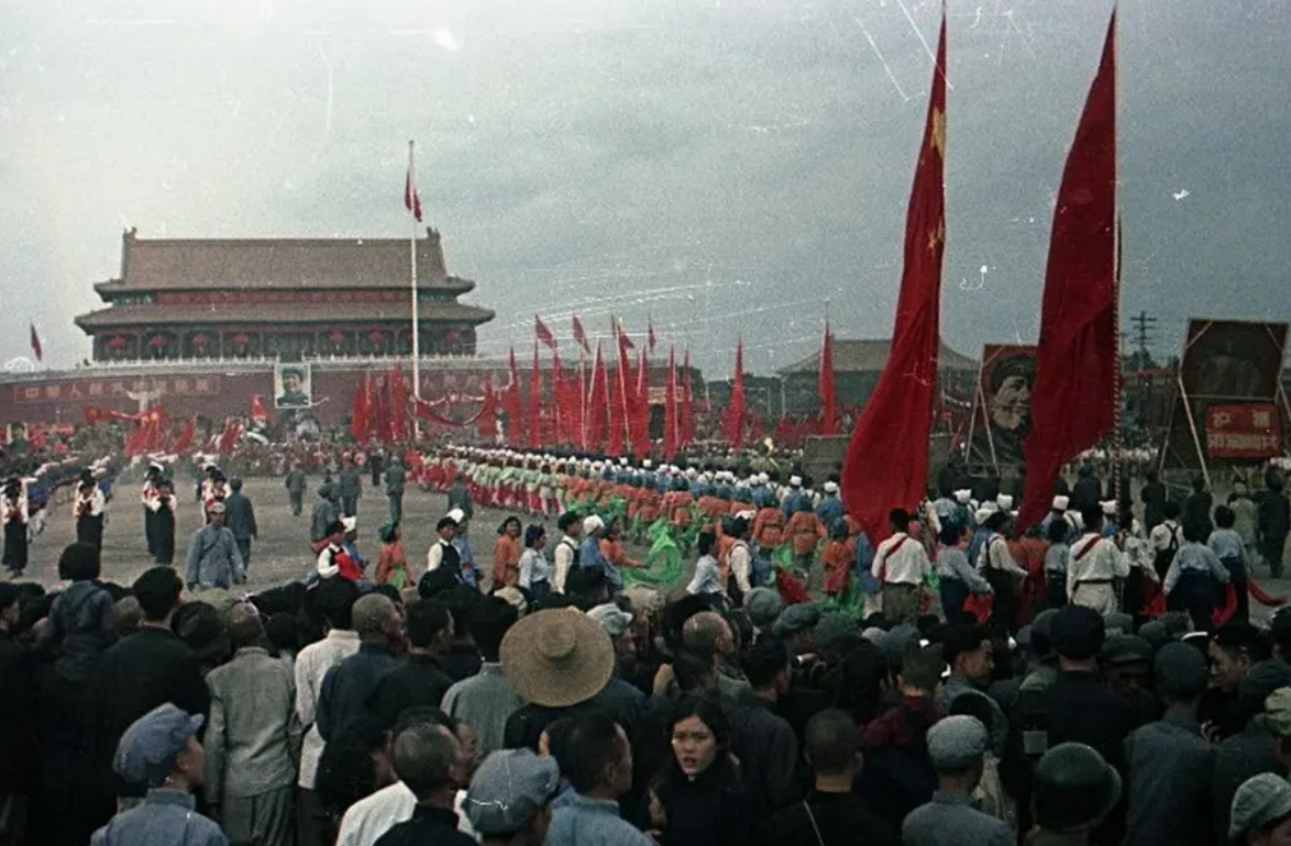 中华人民共和国成立时间是几月几日(新中国成立原定于1950年,斯大林的