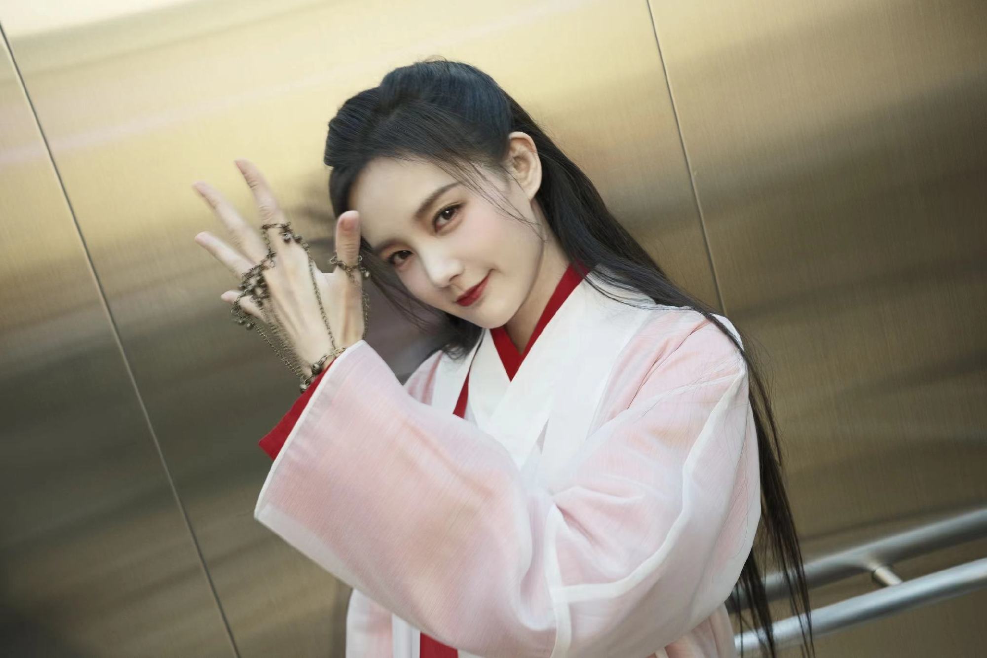 紫霞仙子是谁扮演的电视剧名字(《无限超越班》中,李一桐版的紫霞仙子