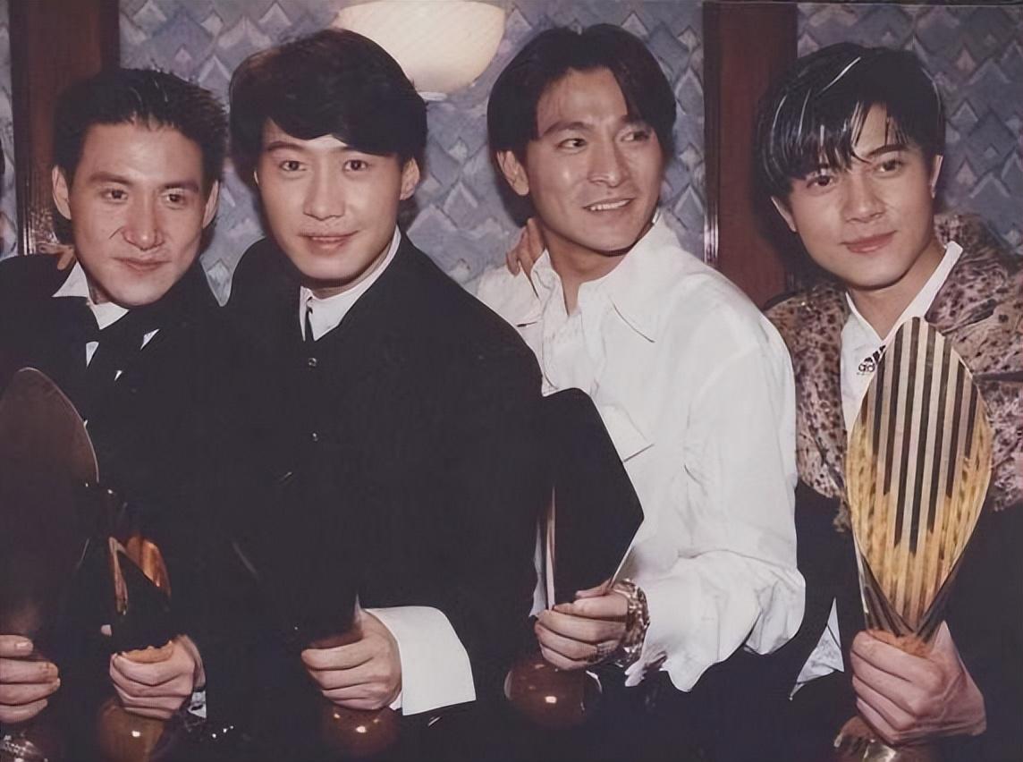 梦见翡翠吊坠碎了是什么意思,三大天王的红颜知己个个才貌双全-解梦