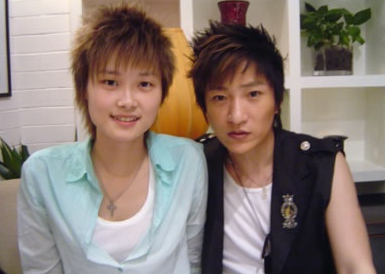 李宇春个人简介，李宇春男友（37岁的李宇春活得太清醒）