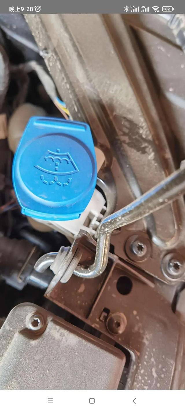 玻璃水的用途，汽车玻璃水（玻璃水如何制作）