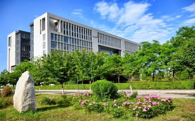 西安石油大学是一本吗，西安石油大学是985还是211（西北唯一的石油特色高校）