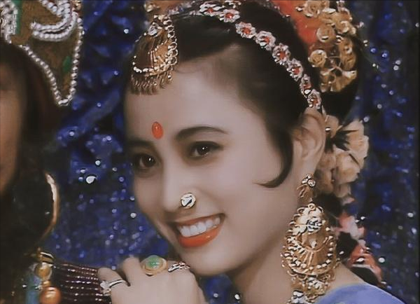 在巅峰时期她创造过卖出800万专辑的乐坛神话,李玲玉就凭借《天竺少女