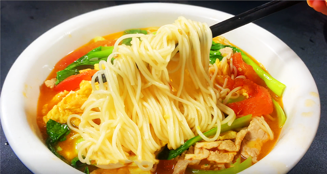 早餐应该做些什么吃，早餐做什么吃好（建议学生：少吃油条和包子）